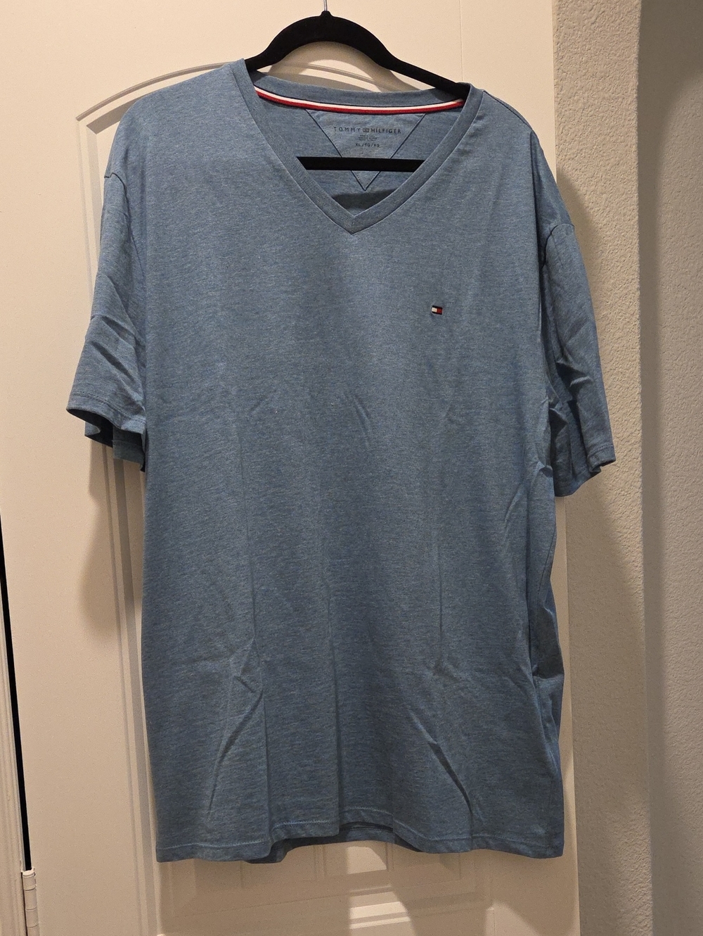 Tommy Hilfiger Men's V-Neck Tee in Heather Blue NWOT